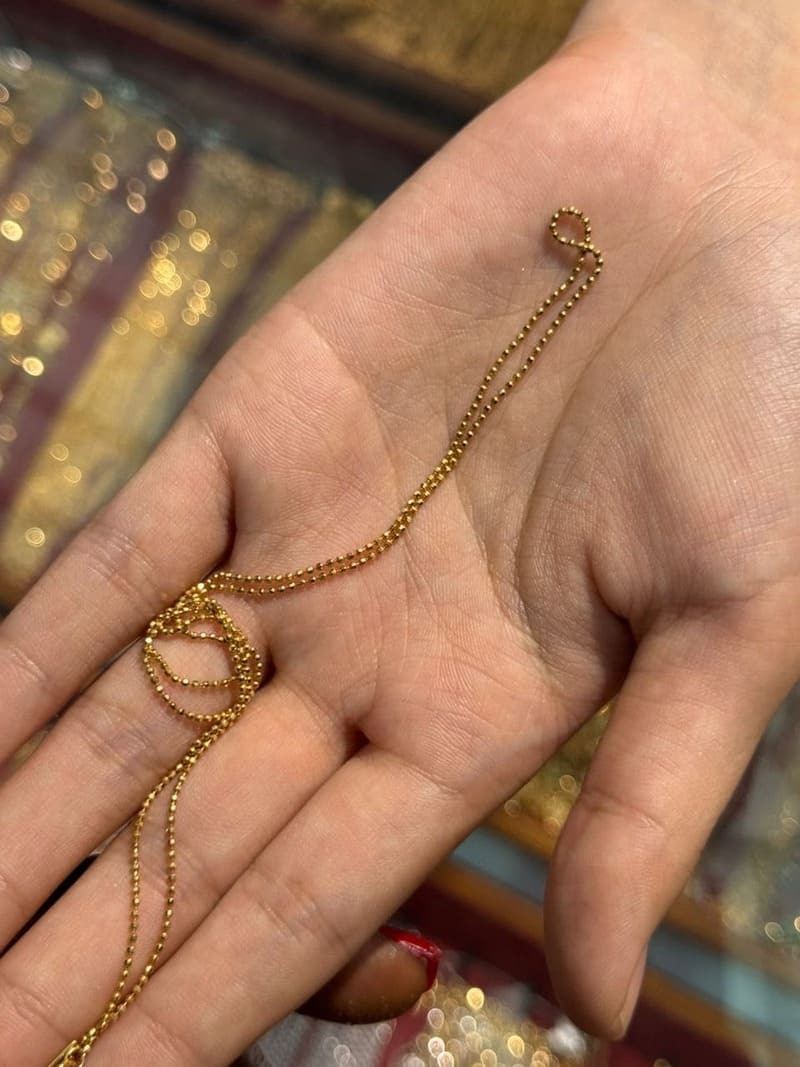 Halo 18-karat Gold necklace