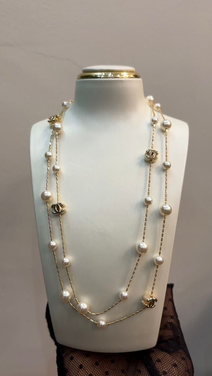 Veloura necklace