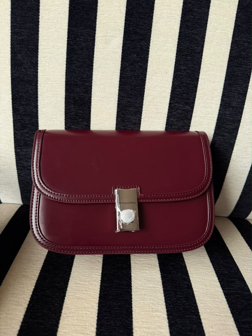 Daria bag wine
