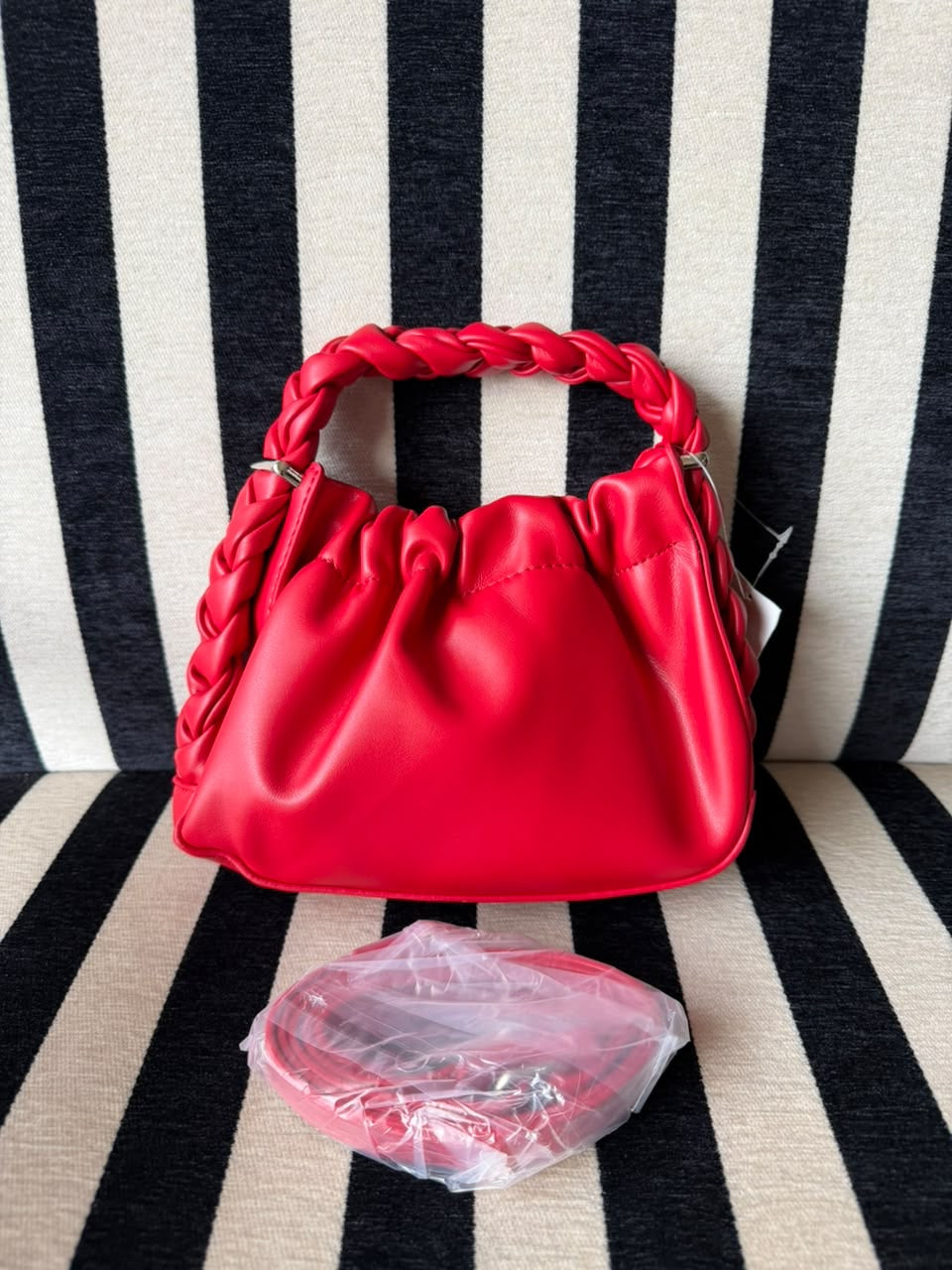 Desire bag red