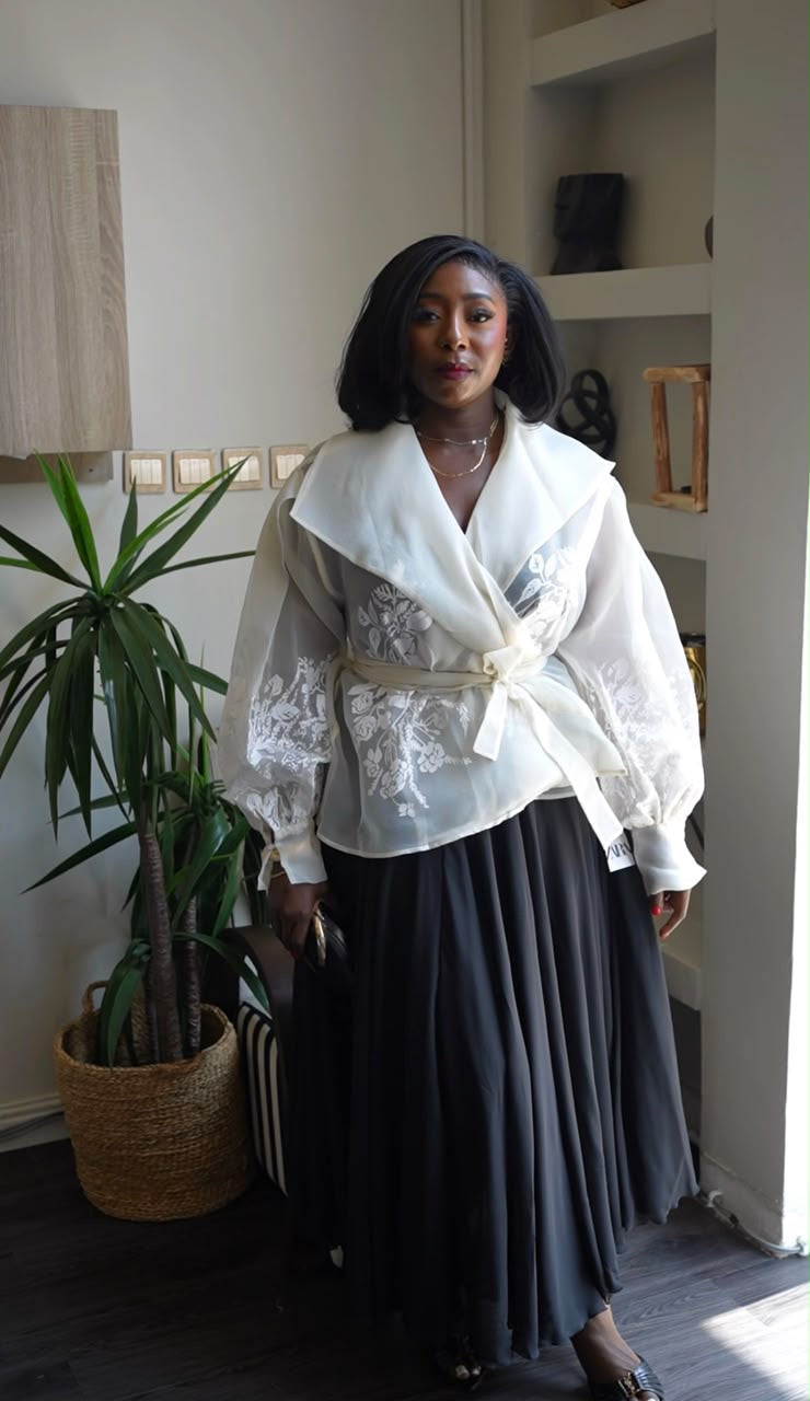 Akomah set