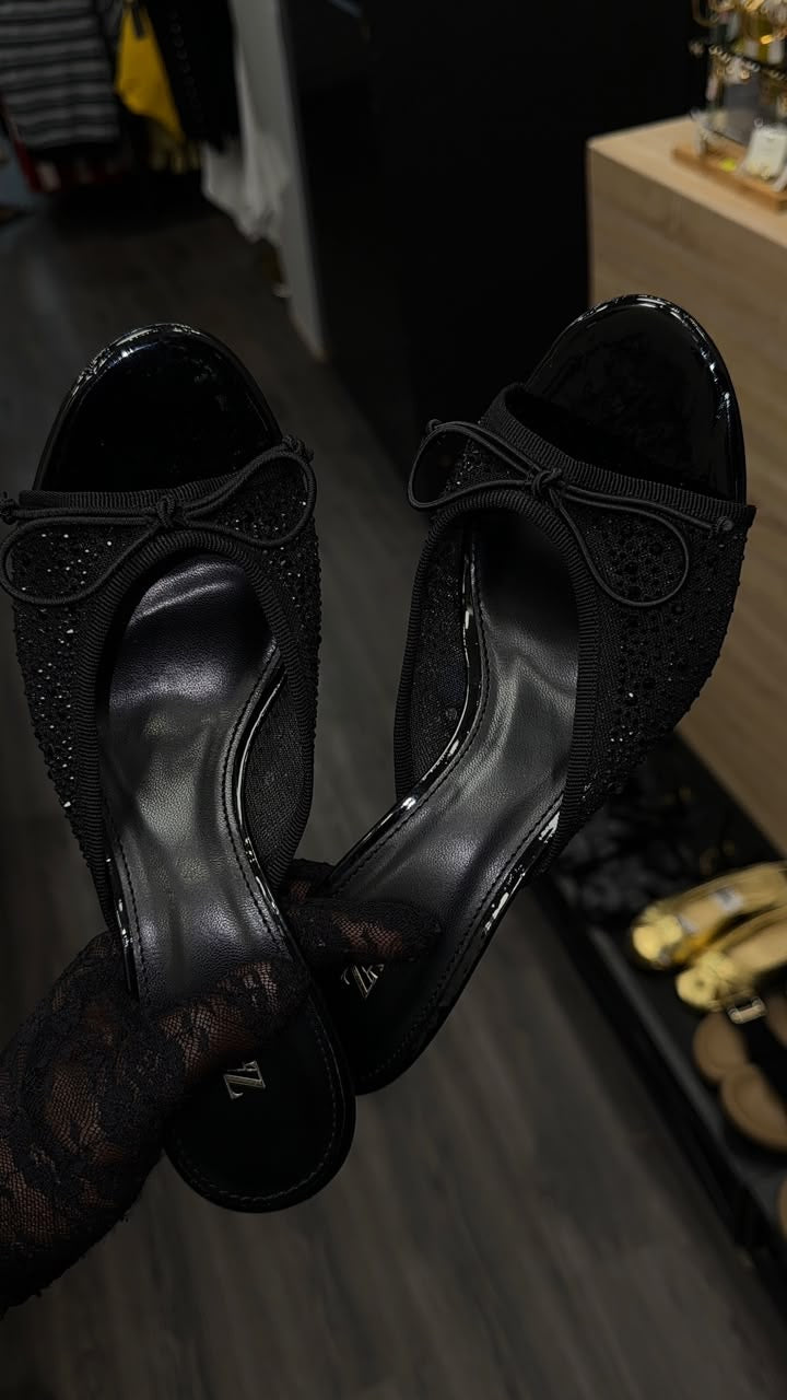 Eime heels black