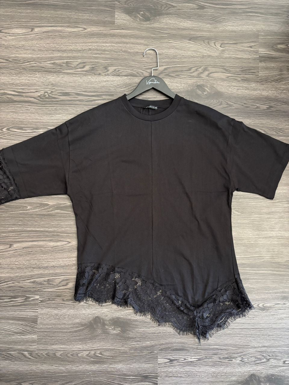 Latifa top black