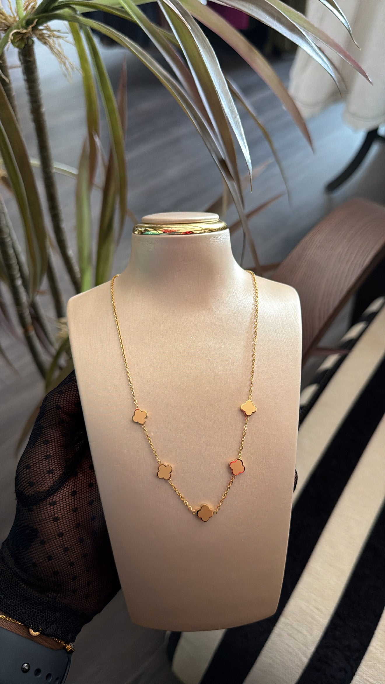 Suzzy Necklace