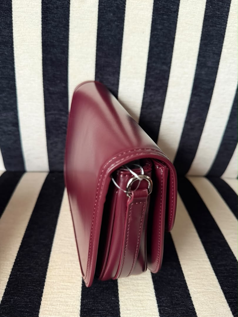 Daria bag wine