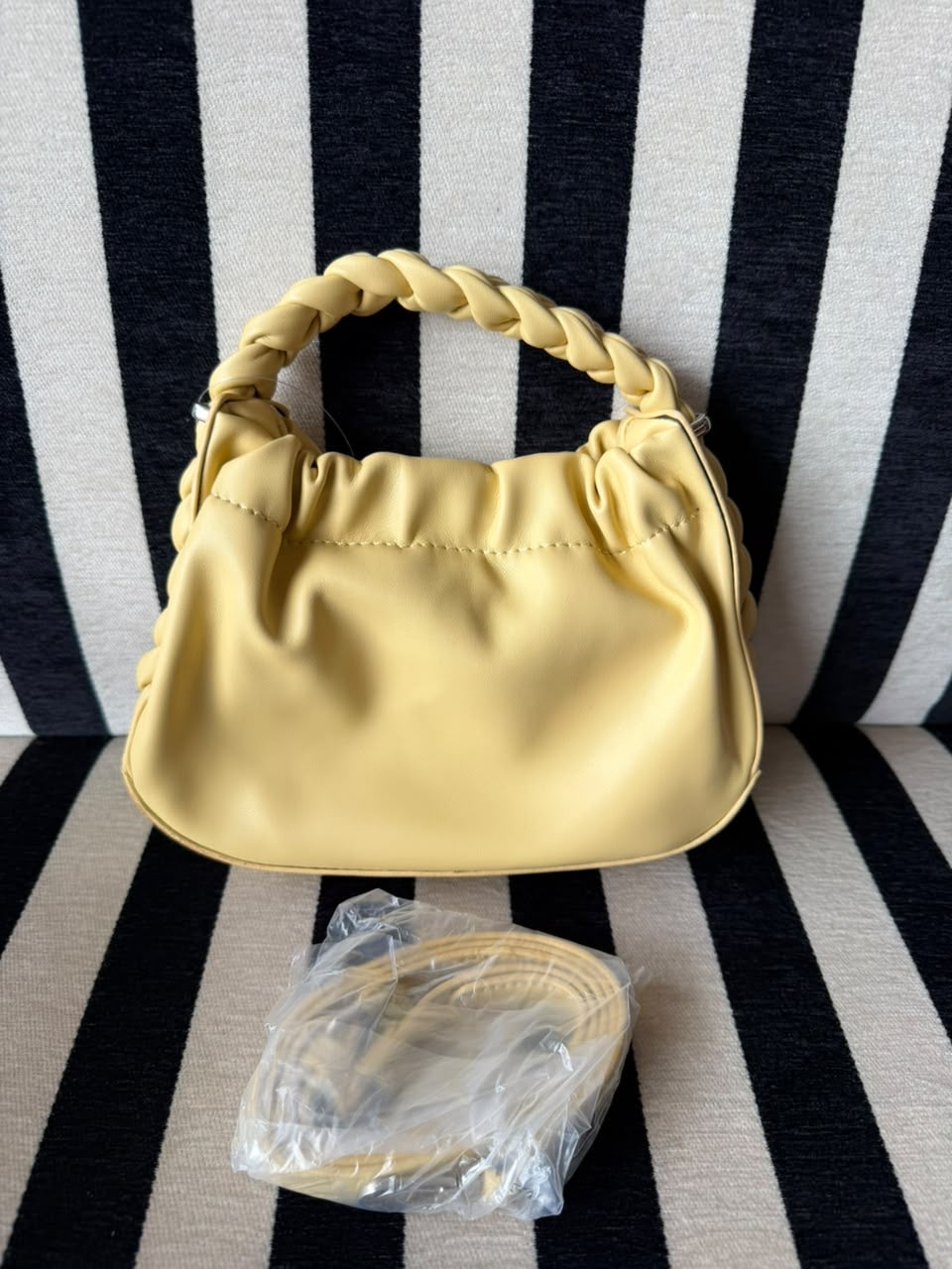Desire bag yellow