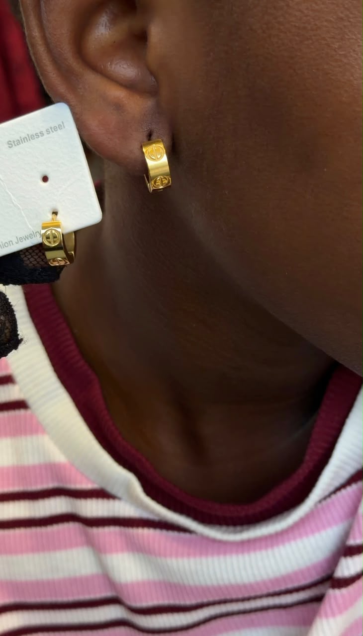Uyi Earrings