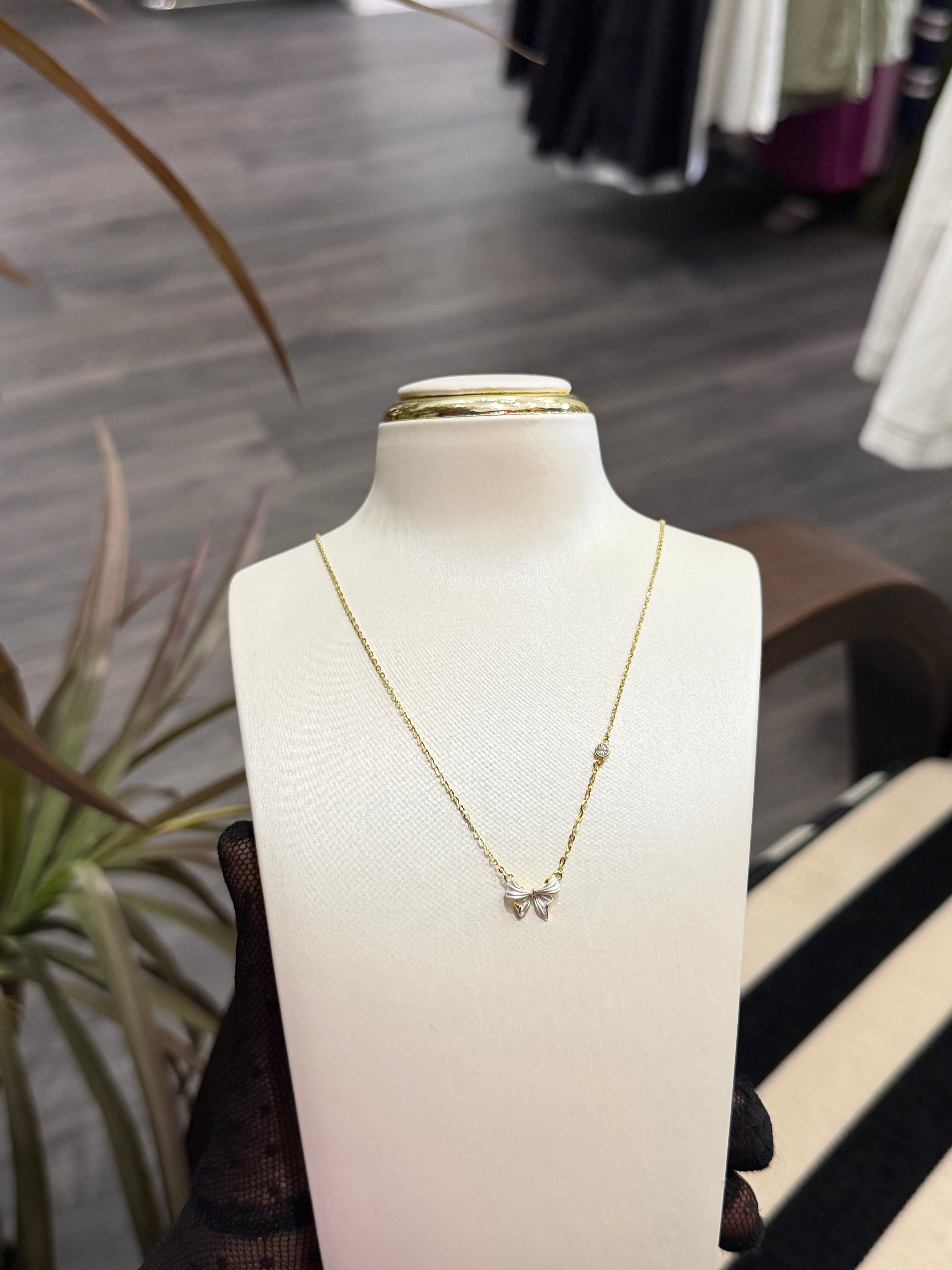 Suri Necklace