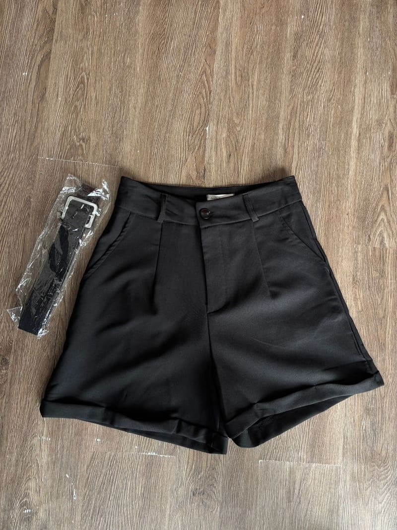 Carla shorts black