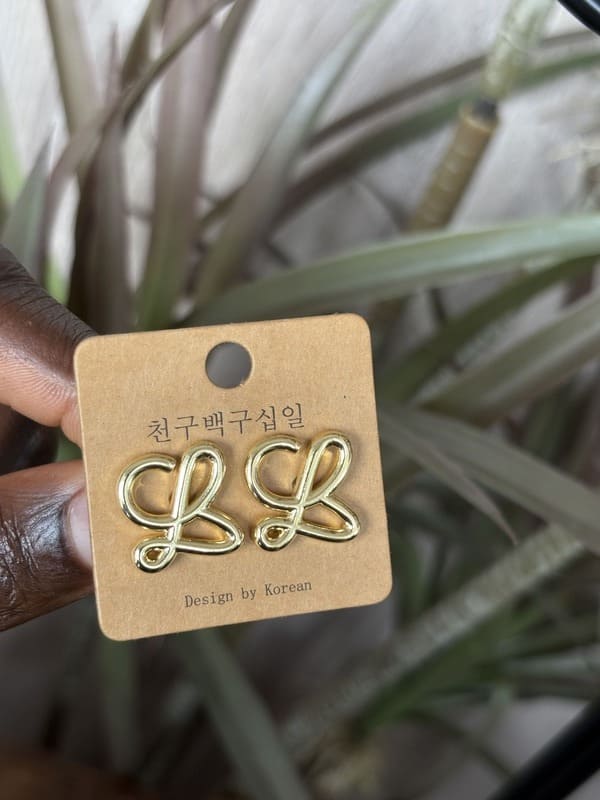 Uyi earrings