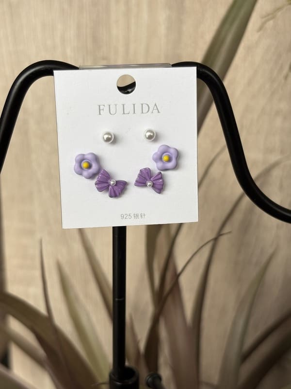 Violet earrings
