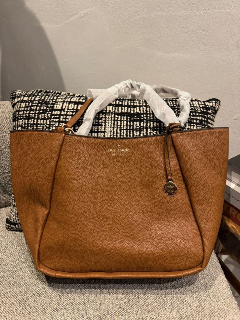 Rayyanah brown bag