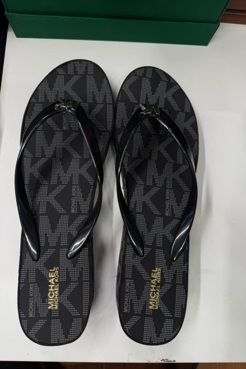 MK slippers black