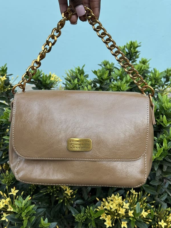 Glossy holdall