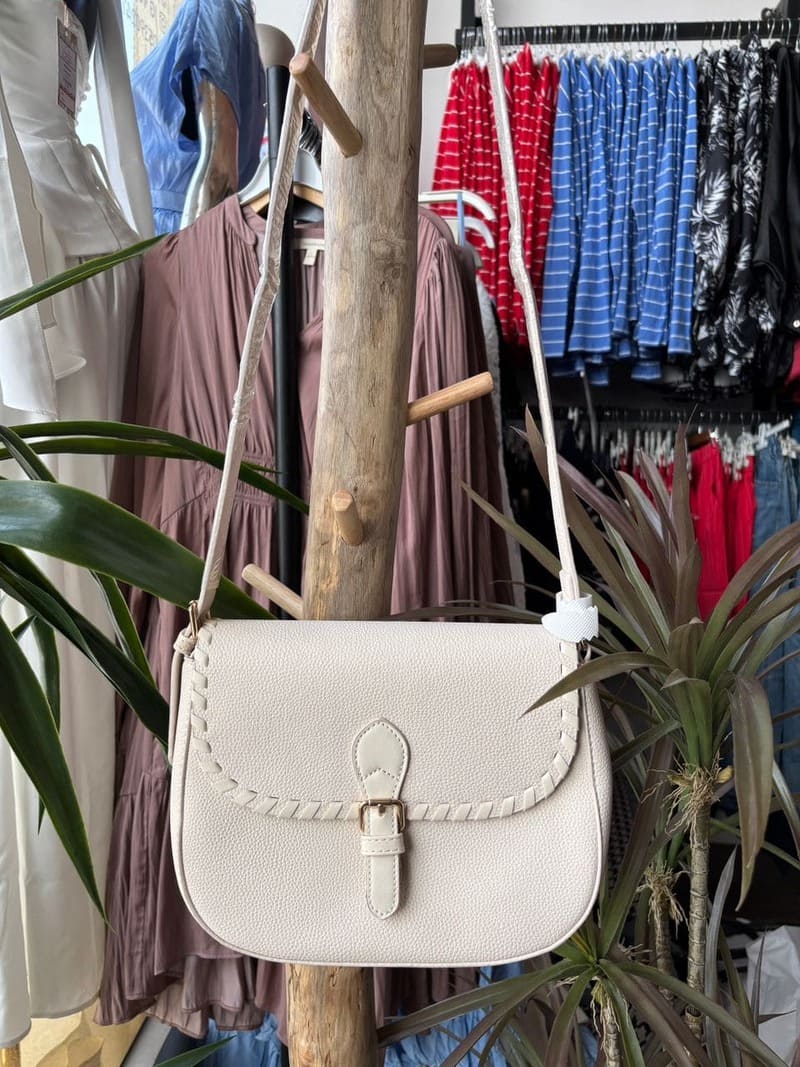 Opal bag cream
