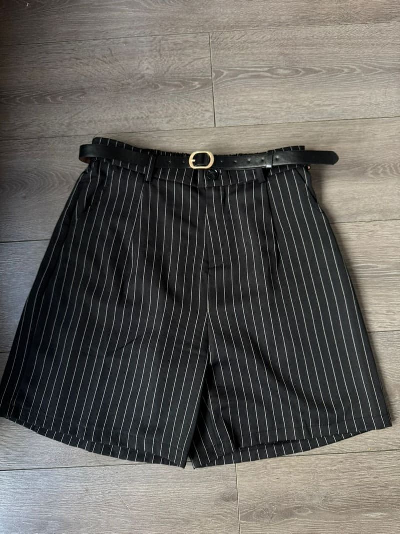 Stripped shorts
